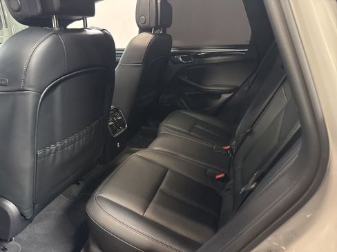 Used 2023 Porsche Macan S AWD/4WD image 12