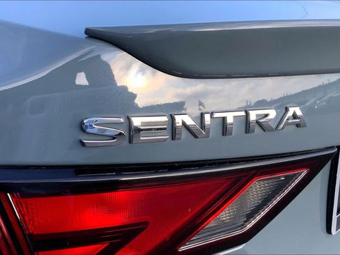 Used 2024 Nissan Sentra SR FWD image 27
