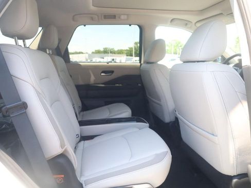 New 2026 Nissan Pathfinder SL AWD/4WD image 22