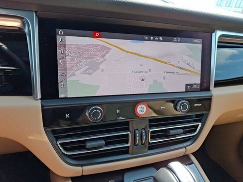 Used 2024 Porsche Macan image 19