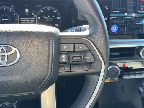 Used 2025 Toyota 4Runner TRD Off-Road Premium image 15