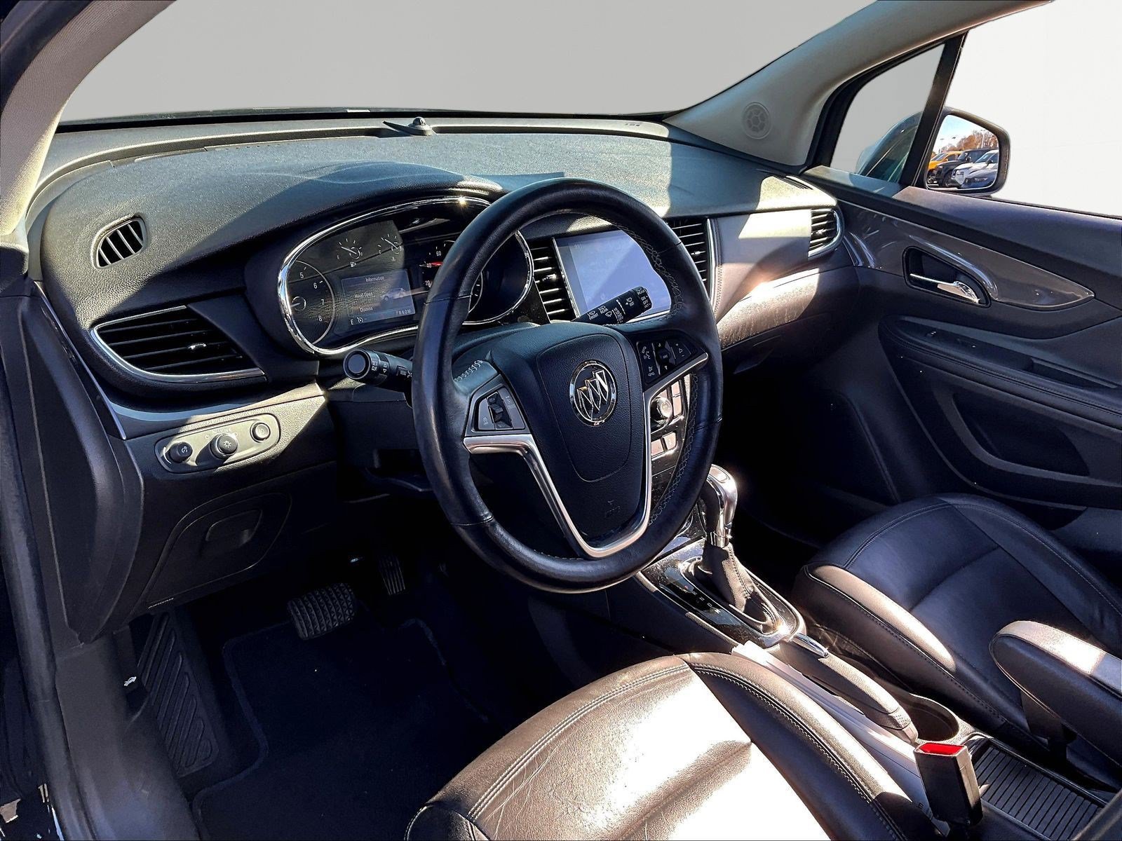Used 2020 Buick Encore Essence FWD image 17