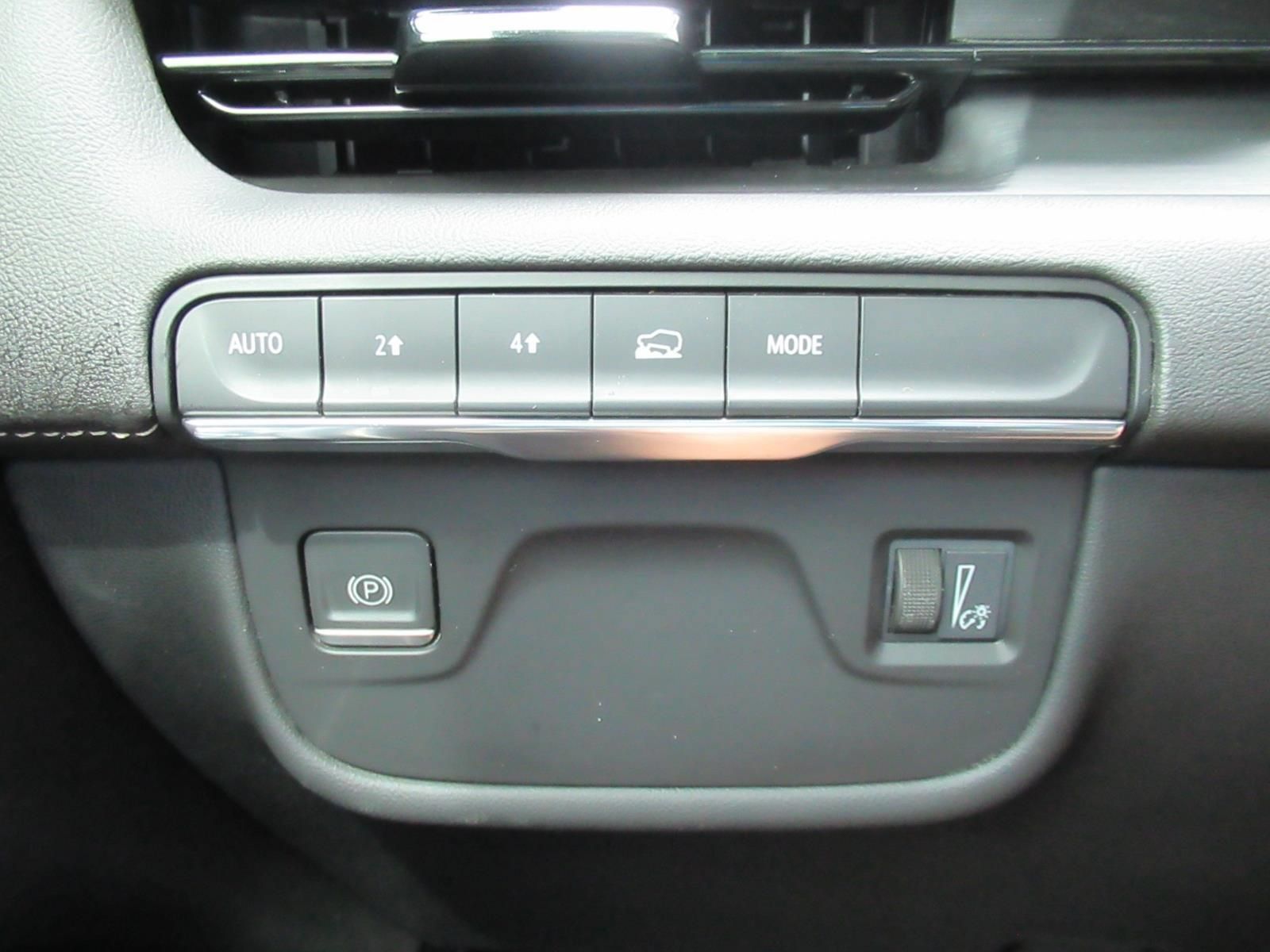 Used 2023 Cadillac Escalade Premium Luxury w/ LPO, Radiant Package AWD/4WD image 24