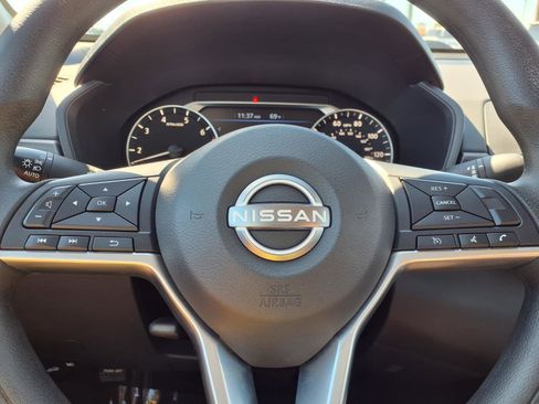 Used 2025 Nissan Altima 2.5 SV FWD image 11