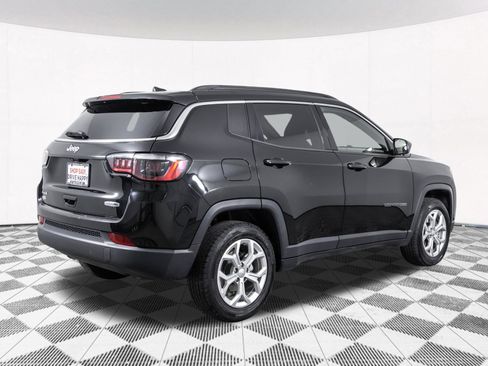 Used 2024 Jeep Compass Latitude AWD/4WD image 16
