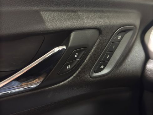 Used 2022 GMC Acadia Denali image 35