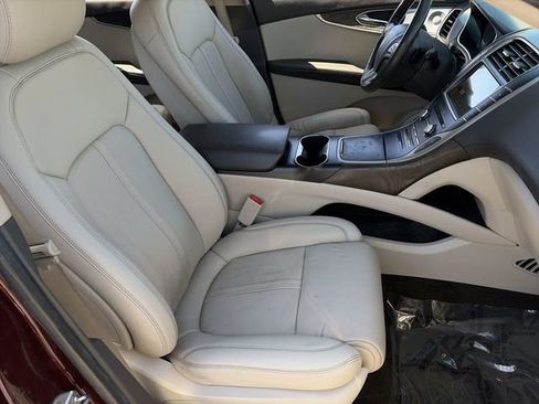 Used 2017 Lincoln MKX Reserve w/ Luxury Package FWD image 12