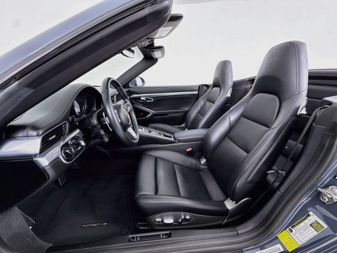 Certified 2017 Porsche 911 Carrera 4S AWD/4WD image 5