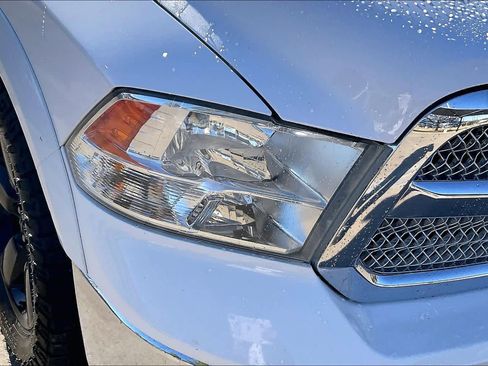 Used 2018 RAM 1500 SLT image 26