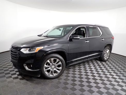 Used 2019 Chevrolet Traverse Premier w/ LPO, Blackout Package AWD/4WD image 13