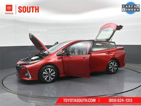 Used 2018 Toyota Prius Prime Advanced image 60