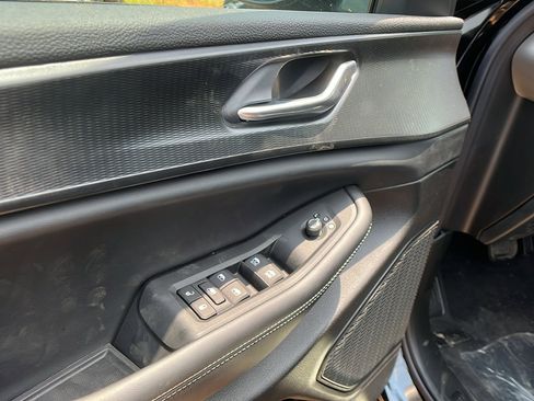 New 2025 Jeep Grand Cherokee 4WD image 15