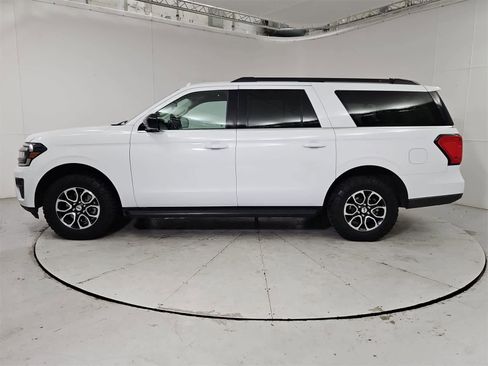 Used 2024 Ford Expedition Max XL image 3