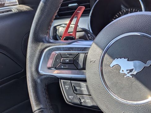 Used 2015 Ford Mustang Premium image 19