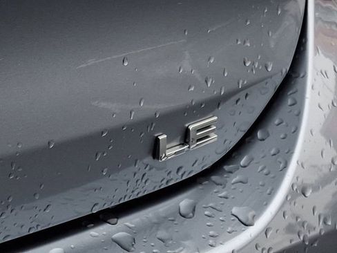 Used 2022 Toyota Highlander LE image 30