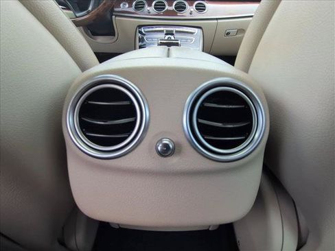 Used 2017 Mercedes-Benz E 300 image 17
