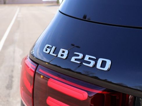 New 2026 Mercedes-Benz GLB 250 4MATIC image 9