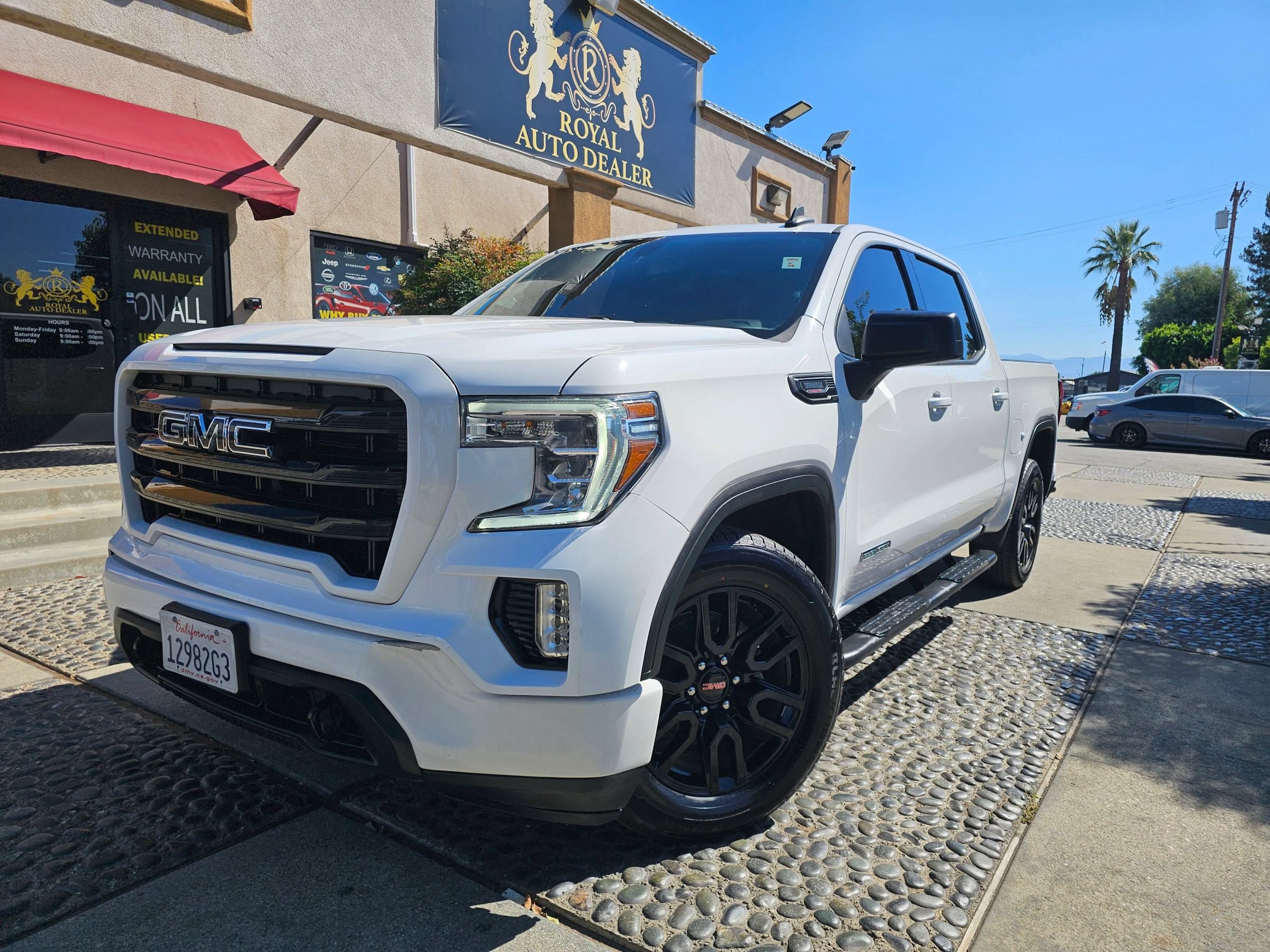 Used 2021 GMC Sierra 1500 Elevation RWD image 1
