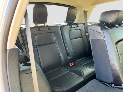 Used 2024 Lincoln Aviator Premiere w/ Elements Package image 27