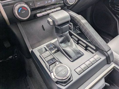Certified 2025 Toyota Tacoma SR5 AWD/4WD image 12