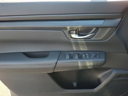 Used 2025 Honda CR-V EX image 11
