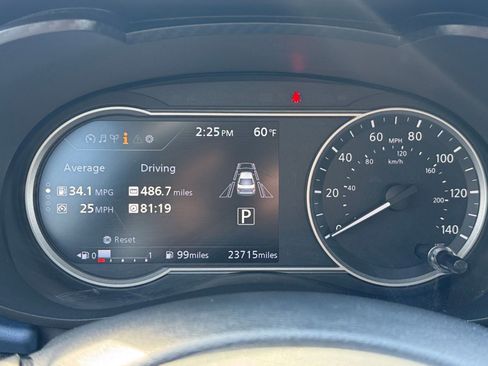 Used 2025 Nissan Versa SV image 36