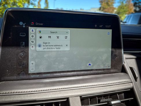 Used 2023 Chevrolet Suburban High Country image 29