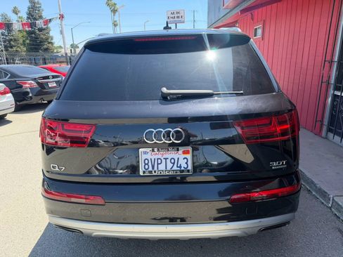 Used 2017 Audi Q7 3.0T Prestige AWD/4WD image 4