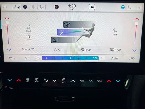 New 2026 Jeep Grand Cherokee Altitude image 17