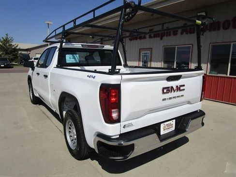 Used 2022 GMC Sierra 1500 Pro w/ 1SA Safety Plus Package AWD/4WD image 8
