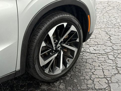 Used 2024 Mitsubishi Outlander SE image 9