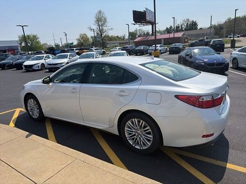 Used 2014 Lexus ES 350 w/ Luxury Package image 16
