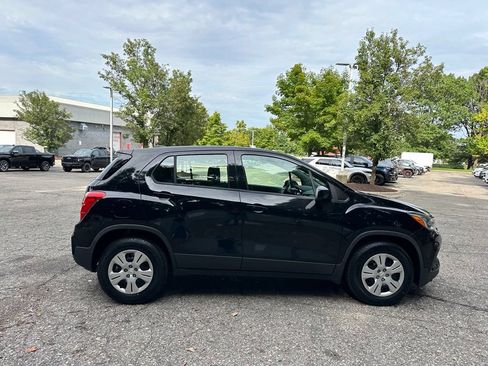 Used 2017 Chevrolet Trax LS FWD image 6