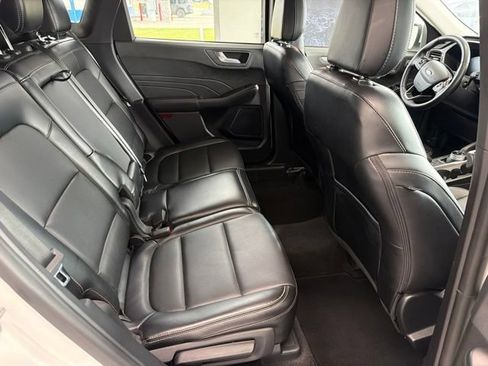 Certified 2024 Ford Escape Platinum AWD/4WD image 11