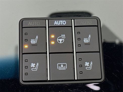 Used 2023 Lexus LS 500 F Sport image 23