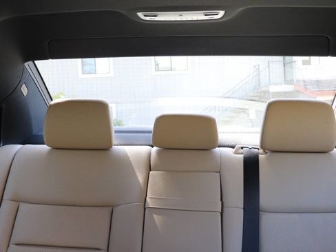 Used 2012 Mercedes-Benz E 350 Sedan image 38