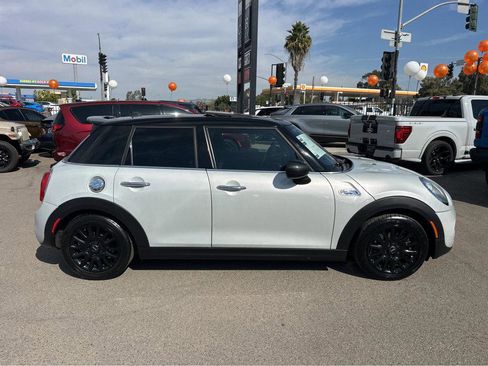 Used 2016 MINI Cooper S image 39