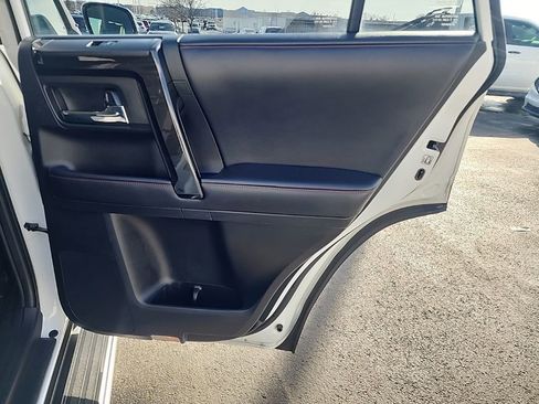 Used 2018 Toyota 4Runner TRD Off-Road Premium image 28