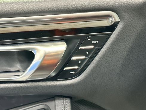 Used 2023 Porsche Macan S image 17