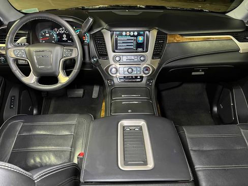 Used 2017 GMC Yukon Denali image 37