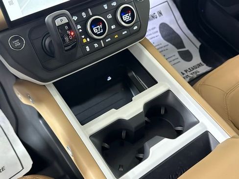 New 2026 Land Rover Defender 110 X-Dynamic SE image 38