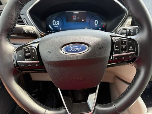 Used 2023 Ford Escape Platinum AWD/4WD image 17