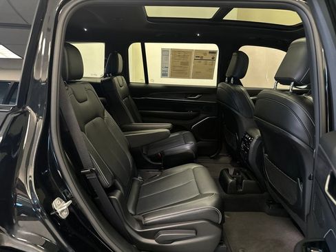 Used 2023 Jeep Grand Cherokee L Overland AWD/4WD image 47