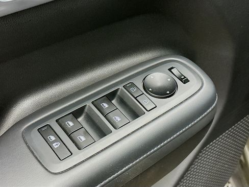 Used 2025 Hyundai Santa Fe SEL AWD/4WD image 15