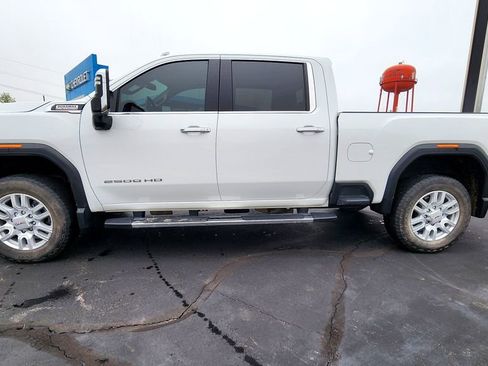 Used 2021 GMC Sierra 2500 SLT w/ SLT Preferred Package image 3