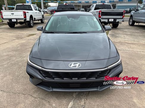 Used 2024 Hyundai Elantra Limited FWD image 6