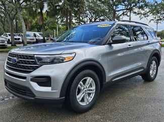 Used 2022 Ford Explorer XLT image 1