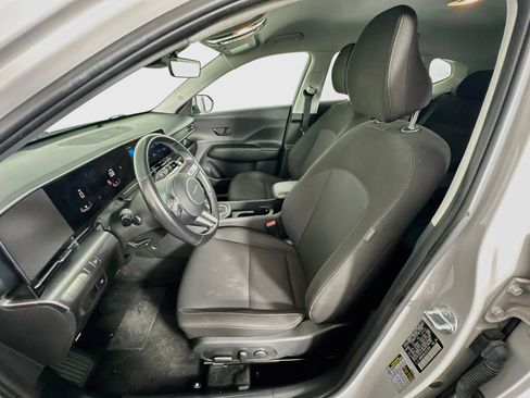 Used 2025 Hyundai Kona SEL FWD image 13