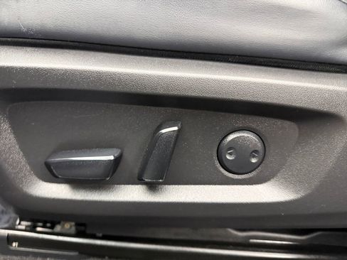 Used 2025 Mitsubishi Outlander SE image 13