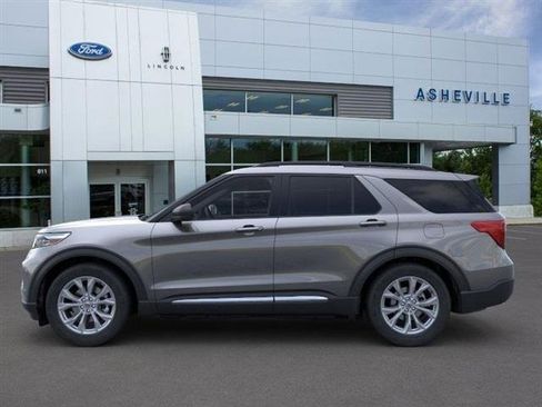 New 2024 Ford Explorer XLT w/ Equipment Group 202A image 3